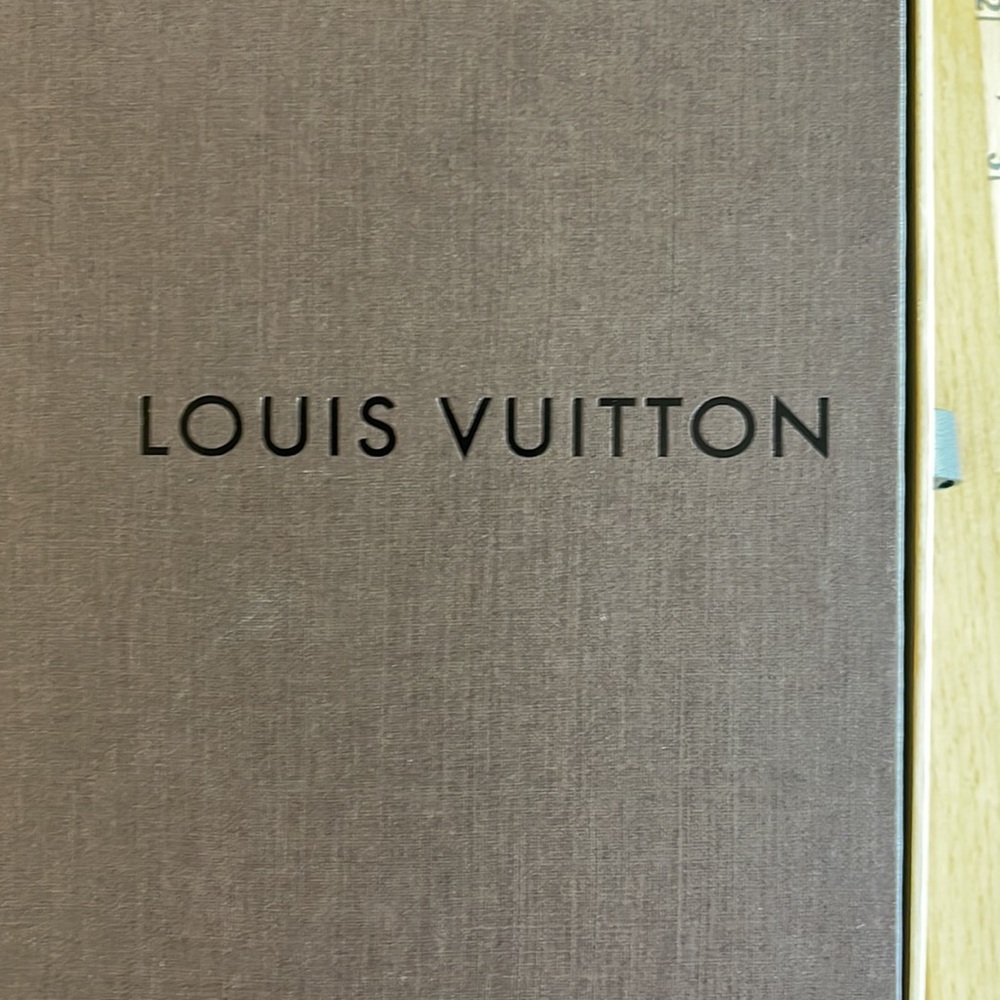 Box Lv - image 1